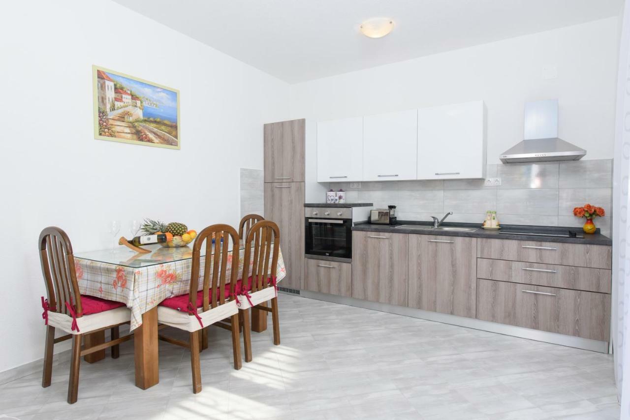 Apartments & Rooms Seaside Kaštela المظهر الخارجي الصورة