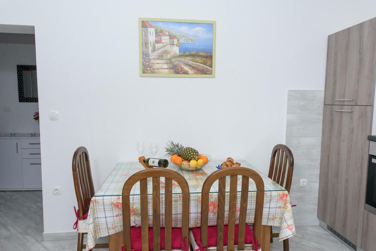 Apartments & Rooms Seaside Kaštela المظهر الخارجي الصورة